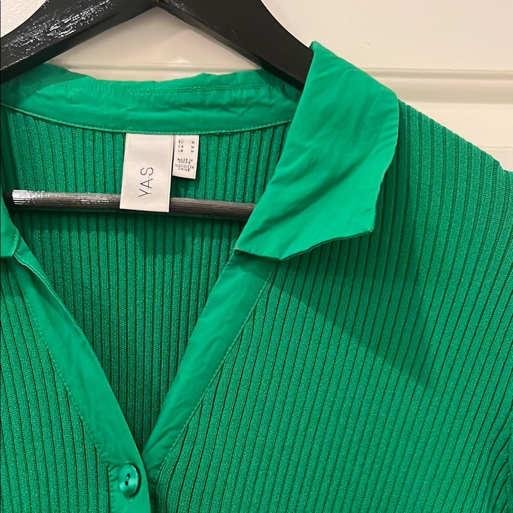 Green Button-Up Dress - Picture 2 of 4